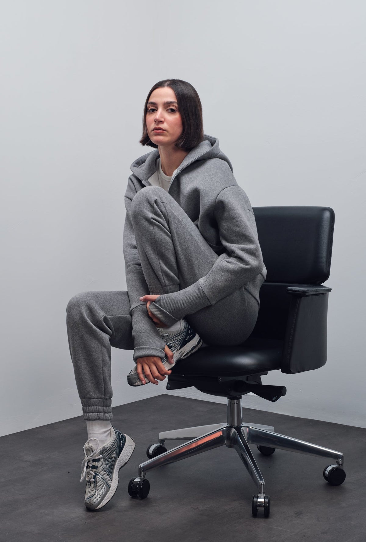 SOLIN SIGNATURE ZIP-UP HOODIE