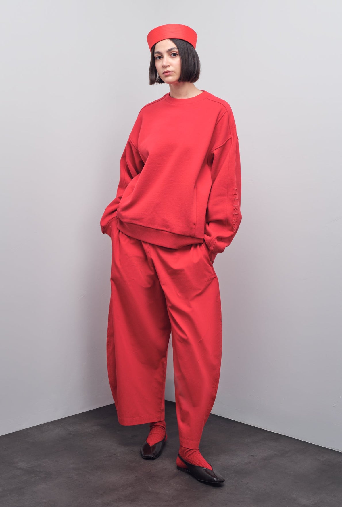 SOLIS EMBROIDERED SWEATSHIRT