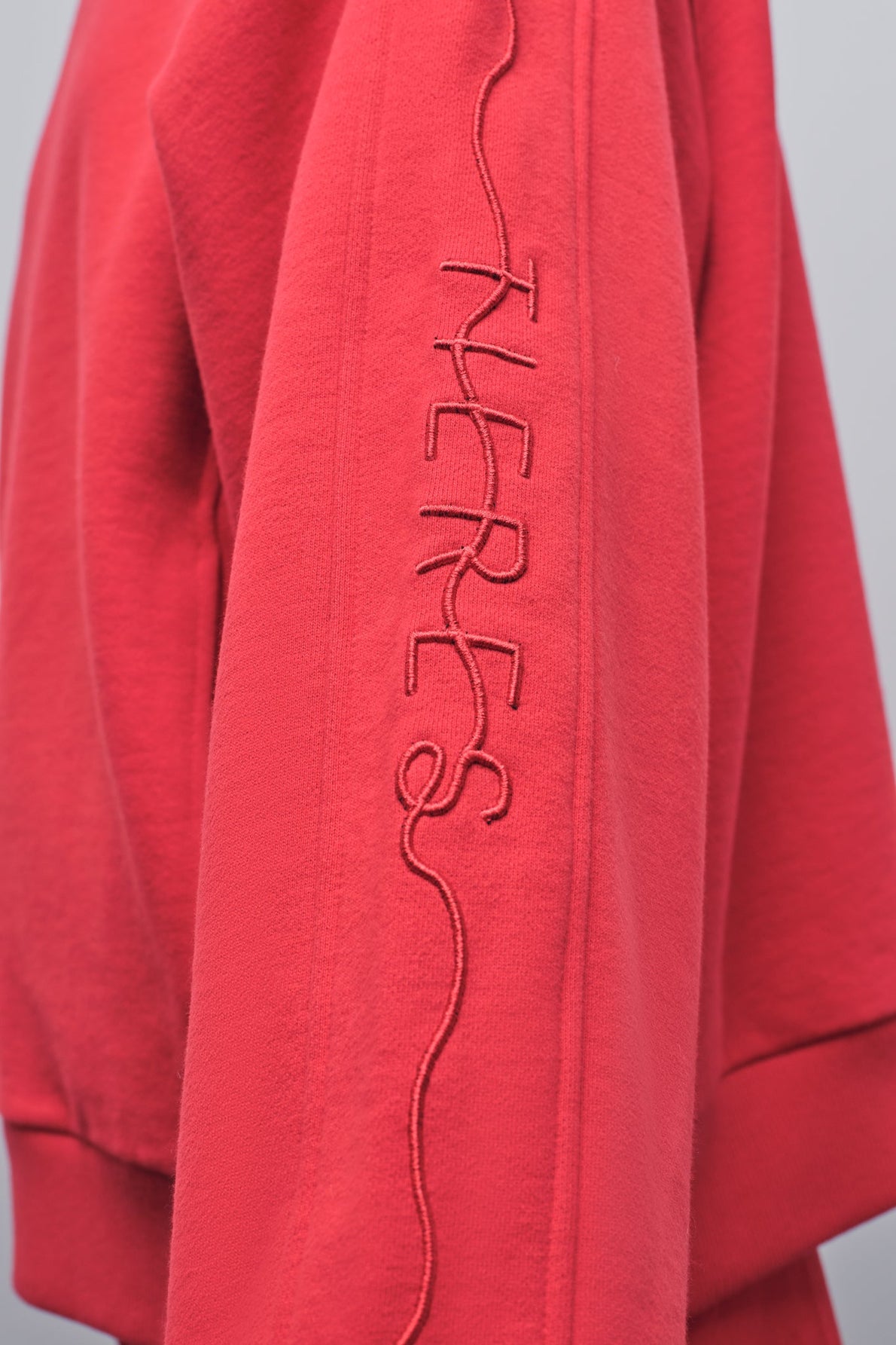 SOLIS EMBROIDERED SWEATSHIRT
