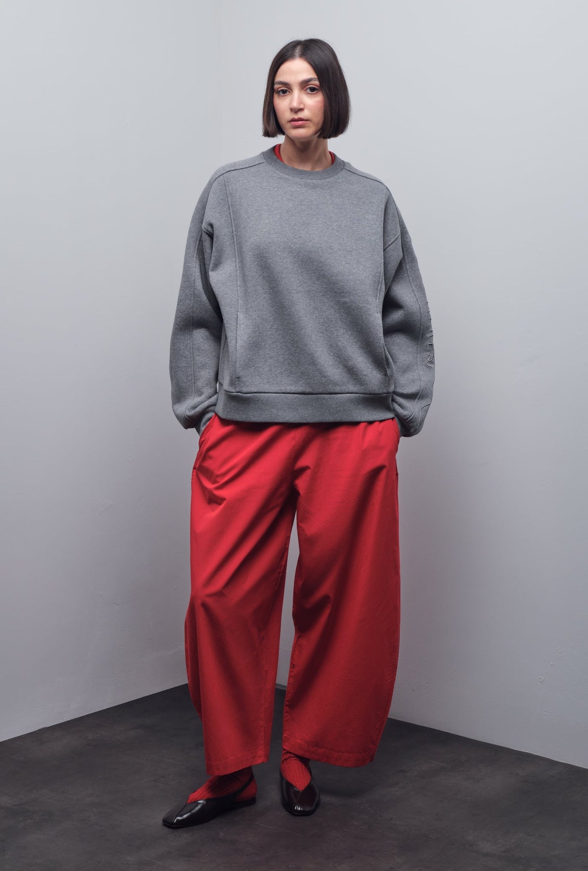 SOLIS EMBROIDERED SWEATSHIRT
