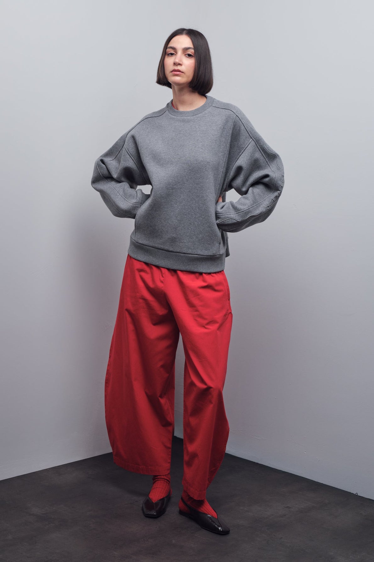 SOLIS EMBROIDERED SWEATSHIRT