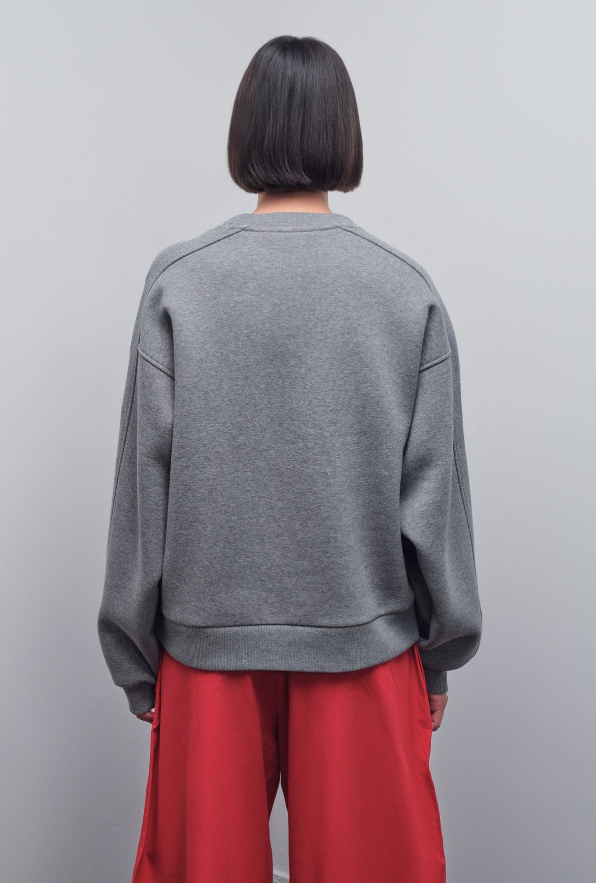 SOLIS EMBROIDERED SWEATSHIRT