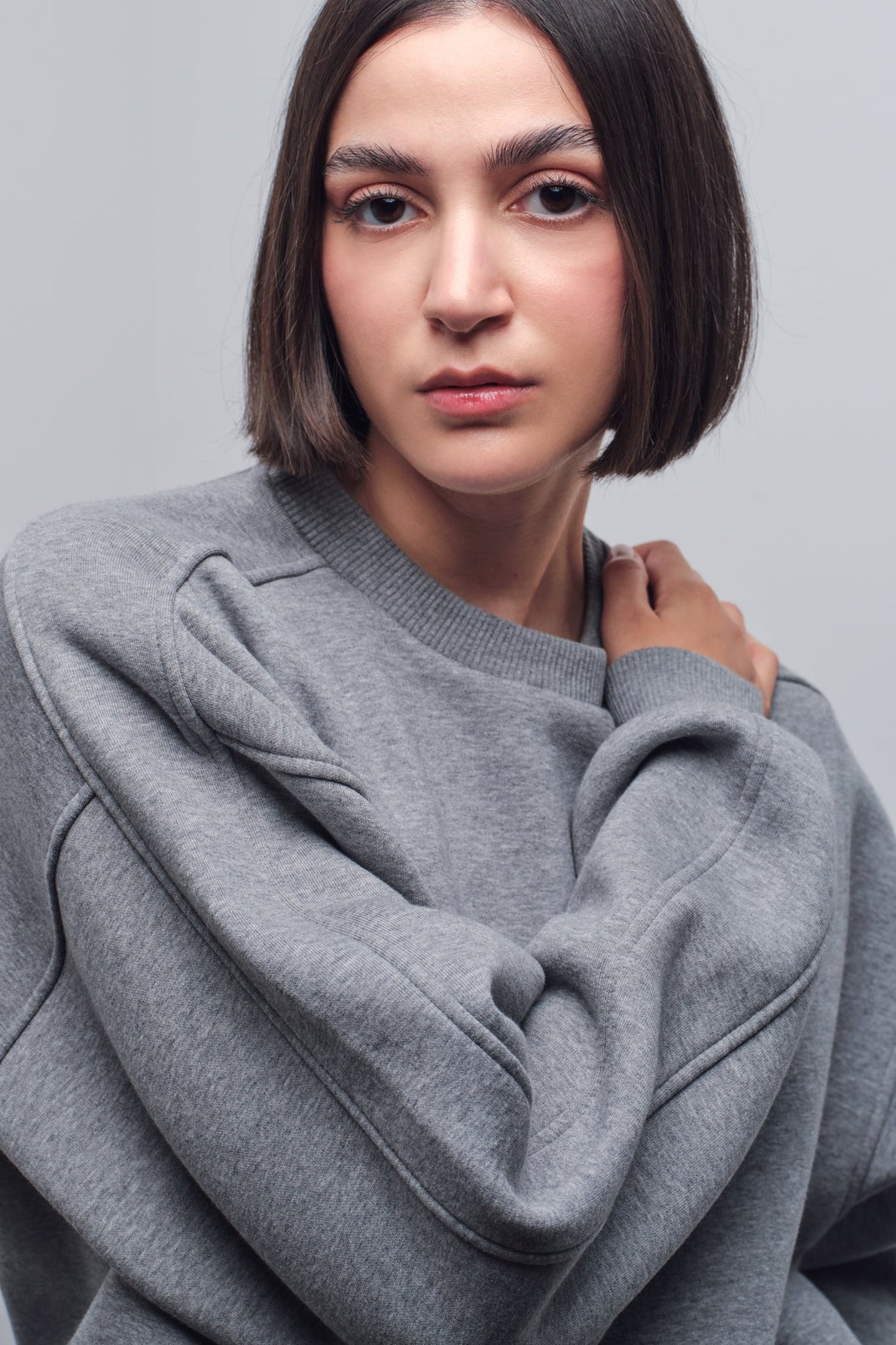 SOLIS EMBROIDERED SWEATSHIRT